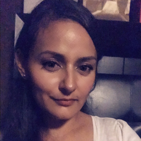 Meet your Posher, Adriana - Picture 1 of 1